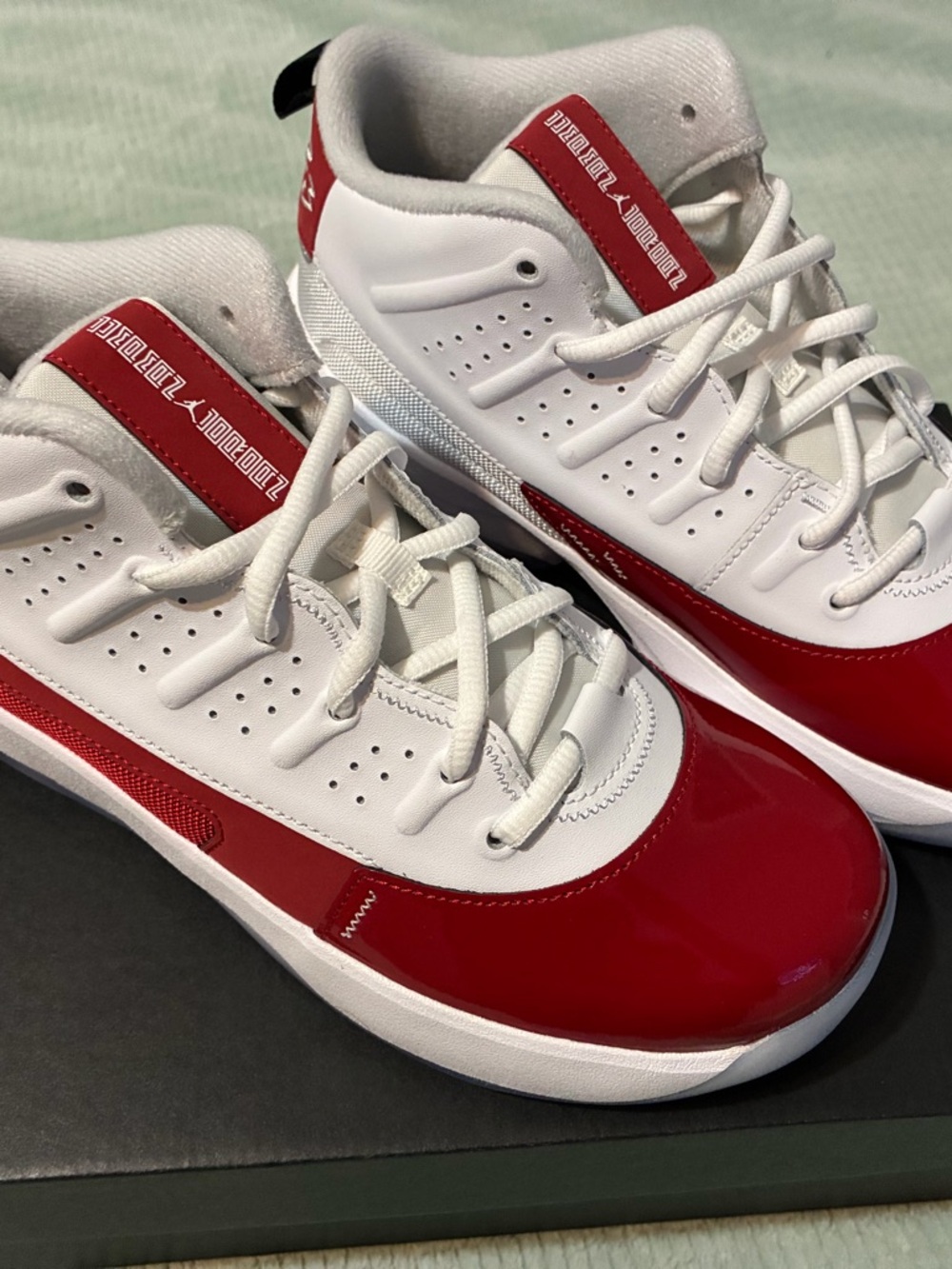 Jordan Men's Athletic Shoes White and Red